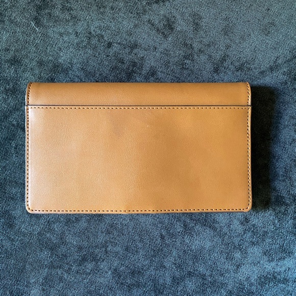 Stella & Dot Wallet - Picture 2 of 3